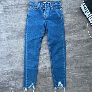 Levis High-Rise Skinny Jeans